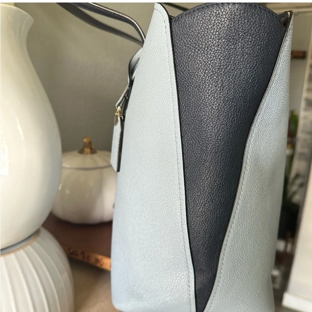Kate Spade New York
MARGAUX LARGE TOTE - Picture 10 of 16